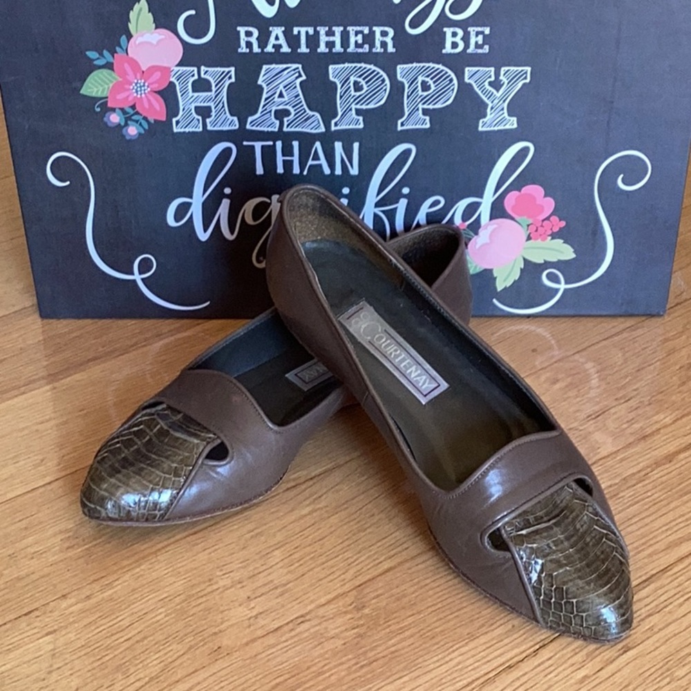 Courtenay taupe leather flats accented with reptile toe.  Size 8N